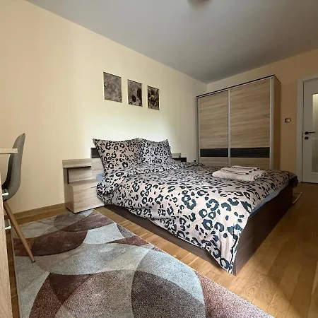 Cozy Spacious In Διαμέρισμα *