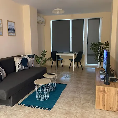 Cozy Spacious In Warna