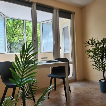 Apartment Cozy Spacious In