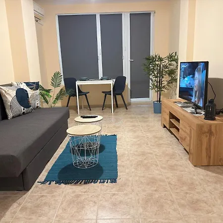 Cozy Spacious In Warna