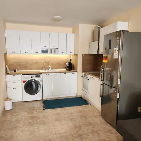 Cozy Spacious In 公寓 瓦爾納