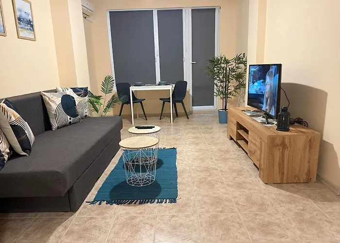 Cozy Spacious In 瓦爾納