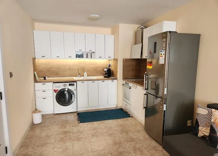 Cozy Spacious In 公寓 瓦爾納